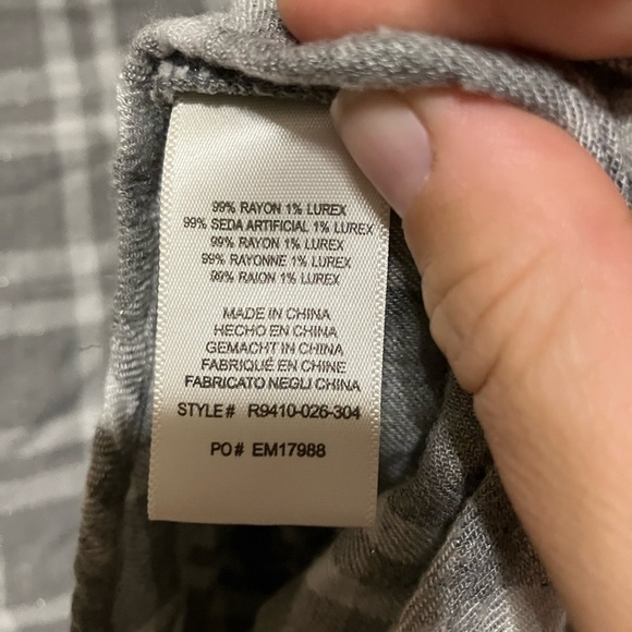 Cloth & Stone Blouse Women’s Sz XXS Gray Plaid V Neck Casual School Lightweight - Picture 3 of 6